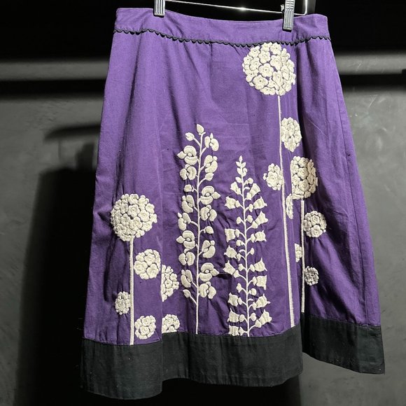 Anthropologie Purple Embroidered White Flower Skirt with Black Trim - Picture 1 of 5